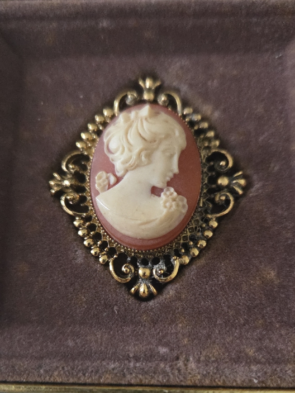 Vintage-Style Avon Cameo Brooch in Cream and Coral with Gold Filigree